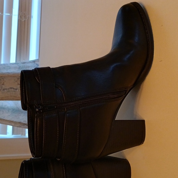 Guess Black Ankle Boots with Buckle Details 3 Inch Heel-Womans Size 10M - Picture 4 of 13